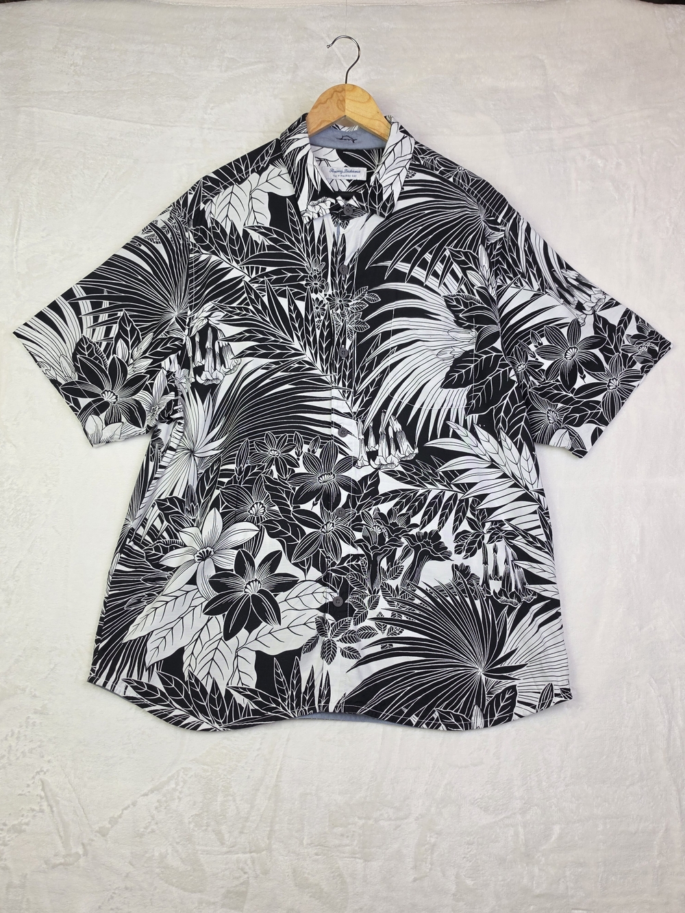 Tommy Bahama Veracruz Cay Hawaiian Shirt Mens XL Short Sleeve Black White